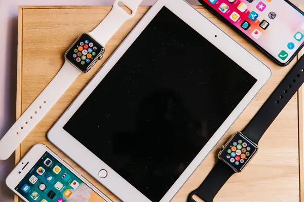 Smartphones & Watches